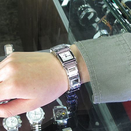 Fendi(���) SECRET(��ũ��) F545240 ���� FF�ΰ� ������ �ð� �̹���6 - ���̺��� �߰���ǰ