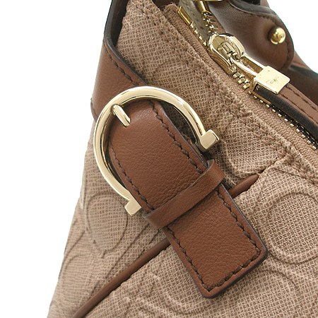 Ferragamo(��󰡸�) 21 4436 ��ġ�� �ΰ� ���� ����� �̹���5 - ���̺��� �߰���ǰ
