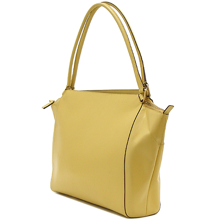 Prada(�����) ���ο� ���� ����� �̹���3 - ���̺��� �߰���ǰ