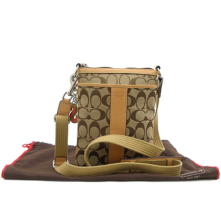 Coach(��ġ) �ñ׳�ó �ڰ��� ũ�ν���+ ��ġ ŰȦ�� �̹���2 - ���̺��� �߰���ǰ