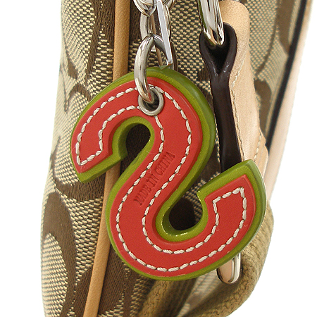 Coach(��ġ) �ñ׳�ó �ڰ��� ũ�ν���+ ��ġ ŰȦ�� �̹���5 - ���̺��� �߰���ǰ