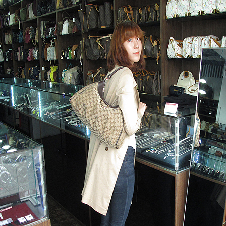 Gucci(����) 189833 GG�ΰ� �𰡵� ���� ���� D�� ����� [��������] �̹���6 - ���̺��� �߰���ǰ