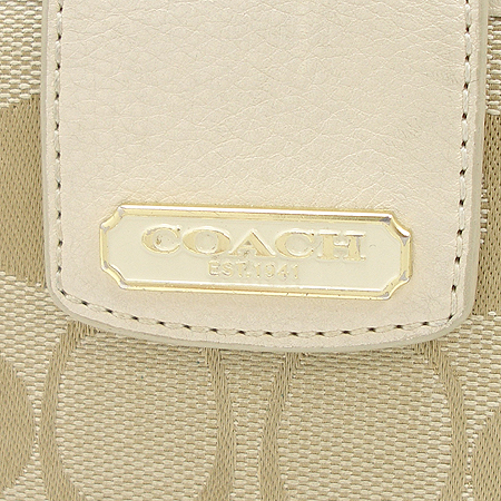 Coach(��ġ) �ñ׳��� ���̺������� 2�� ������ [��������] �̹���3 - ���̺��� �߰���ǰ