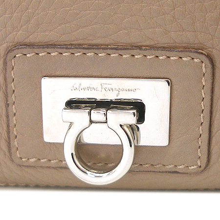 Ferragamo(��󰡸�) 21 6921 ���� ��ġ�� ��� ���� ����� �̹���3 - ���̺��� �߰���ǰ