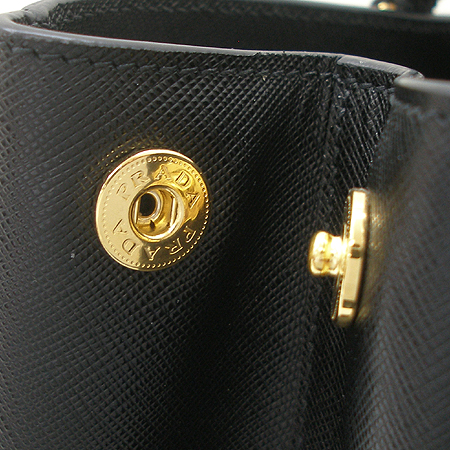 Prada(�����) BN1844 SAFFIANO LUX ���� ���� ��Ʈ�� [�б�������] �̹���5 - ���̺��� �߰���ǰ