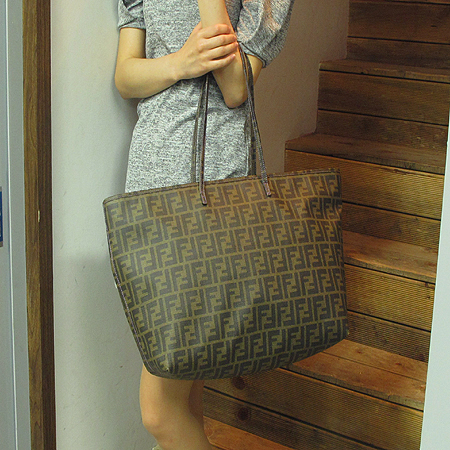 Fendi(���) 8BH199 FF�ΰ� PVC ���� ����� [��������] �̹���5 - ���̺��� �߰���ǰ