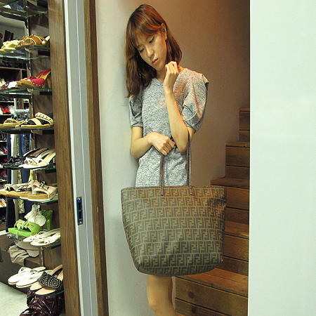 Fendi(���) 8BH199 FF�ΰ� PVC ���� ����� [��������] �̹���6 - ���̺��� �߰���ǰ