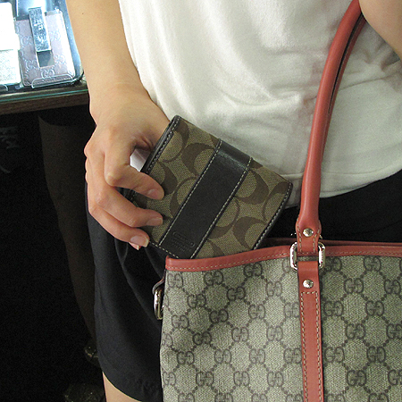 Coach(��ġ) �ñ׳��� �ΰ� ���� ��Ƽġ ������ �̹���5 - ���̺��� �߰���ǰ