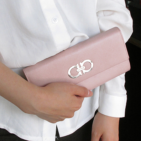 Ferragamo(��󰡸�) 22 7121 ���� ��ġ�� ������ ������ �̹���5 - ���̺��� �߰���ǰ