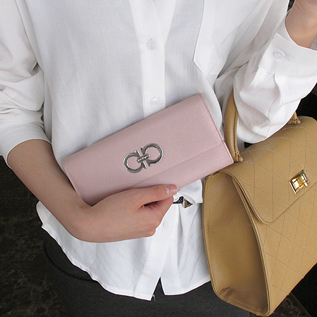 Ferragamo(��󰡸�) 22 7121 ���� ��ġ�� ������ ������ �̹���6 - ���̺��� �߰���ǰ