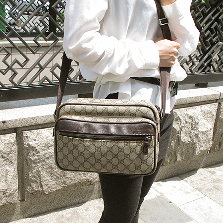 Gucci(����) 114531 GG�ΰ� PVC ũ�ν��� [�б�������] �̹���6 - ���̺��� �߰���ǰ