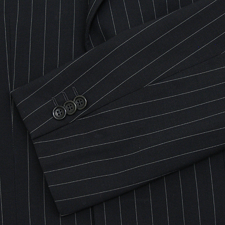 Armani COLLEZIONI(�Ƹ����� �÷�������) ���� �̹���3 - ���̺��� �߰���ǰ