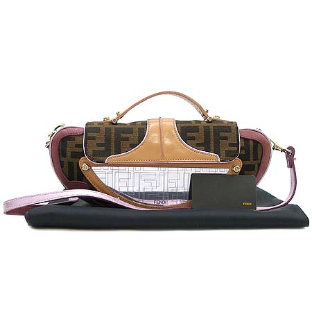 Fendi(���) 8BN135 FF �ΰ� �ڰ��� ��ī ��Ƽ ��� Ŭ��ġ �� ��Ʈ ����� �̹���2 - ���̺��� �߰���ǰ