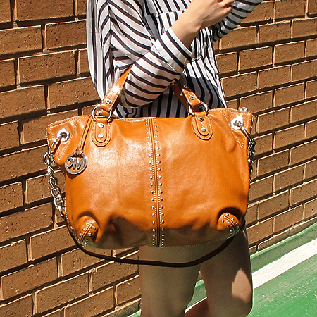 MICHAELKORS (����Ŭ �ھ) ��Ÿ�� ������ ���� ü�� ��ÿ ī�᷹�� 2WAY [�б�������] �̹���5 - ���̺��� �߰���ǰ