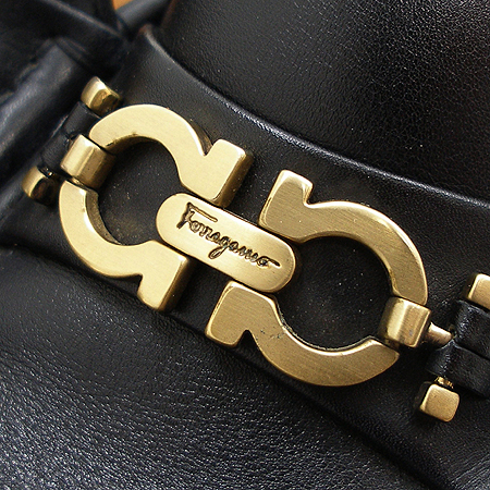 Ferragamo(󰡸)    ġϷΰ   ̹4 - ̺ ߰ǰ