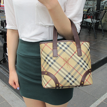 Burberry(������) Ŭ���� üũ ��Ʈ�� �̹���6 - ���̺��� �߰���ǰ