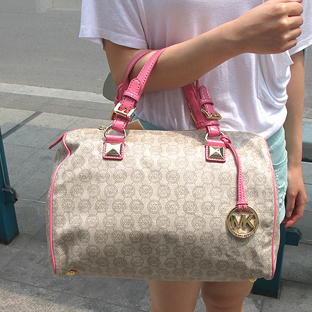 MICHAELKORS (����Ŭ�ھ) 30S11GYS3J GRAYSON ���� �ΰ� ��� PVC ������ ��Ʈ�� �̹���6 - ���̺��� �߰���ǰ