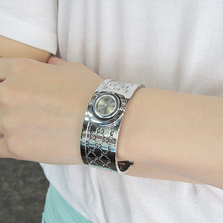 Gucci(����) 112 YA110502 TWIRL GG�ΰ� ��ƿ ������ ������ �ð� [�б�������] �̹���6 - ���̺��� �߰���ǰ