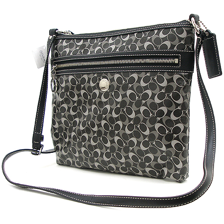 Coach(��ġ) �ñ׳�ó PVC ũ�ν��� �̹���3 - ���̺��� �߰���ǰ