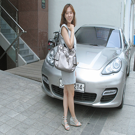 MICHAELKORS (����Ŭ�ھ) BEVERLY �ǹ� ��Ż�� ��Ƽ ���� ��� ����� �̹���5 - ���̺��� �߰���ǰ