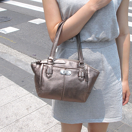 Coach(��ġ) ���� ��Ŭ ��� ��Ż�� ��Ʈ�� �̹���6 - ���̺��� �߰���ǰ