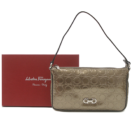Ferragamo(��󰡸�) 22 B098 ������ ��ġ�� ��� �Ŀ�ġ ����� �̹���2 - ���̺��� �߰���ǰ