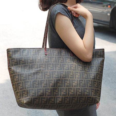 Fendi(���) 8BH199 FF�ΰ� PVC ���� ����� [�б�����������2ȣ��] �̹���6 - ���̺��� �߰���ǰ