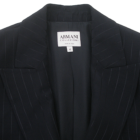 Armani COLLEZIONI(�Ƹ����� �÷�������) ���� �̹���2 - ���̺��� �߰���ǰ