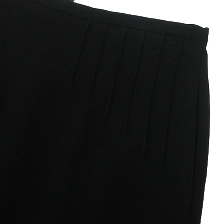 Armani COLLEZIONI(�Ƹ����� �÷�������) ��ĿƮ �̹���3 - ���̺��� �߰���ǰ