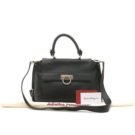 Ferragamo(��󰡸�) 21A896 ��ġ�� �ΰ� ���Ǿ� 2WAY [��������] �̹���2 - ���̺��� �߰���ǰ