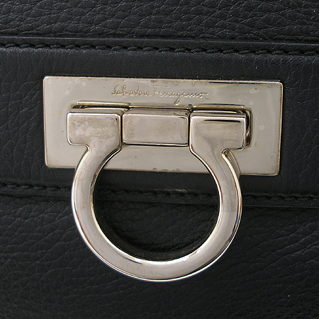 Ferragamo(��󰡸�) 21A896 ��ġ�� �ΰ� ���Ǿ� 2WAY [��������] �̹���4 - ���̺��� �߰���ǰ