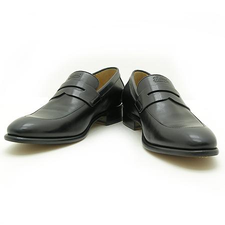 Gucci()    