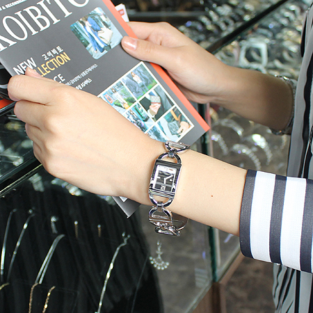 Dior(ũ����î���) D78-109 ��ƿ ������ �ð� �̹���5 - ���̺��� �߰���ǰ