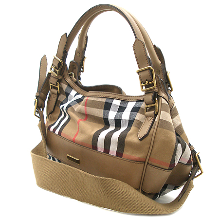 Burberry(������) 2011 �Ż� ��ġ�ʵ� ���μ� ��Ʈ�� + ��� ��Ʈ�� �̹���3 - ���̺��� �߰���ǰ