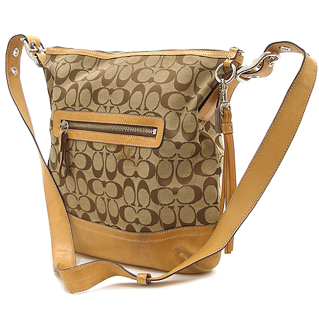 Coach(��ġ) �ñ׳�ó �ڰ��� ũ�ν��� �̹���2 - ���̺��� �߰���ǰ