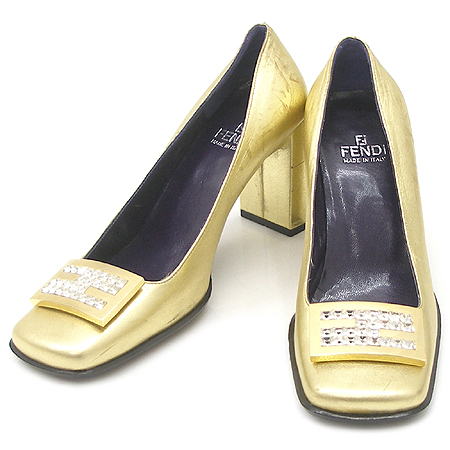 ���  ����