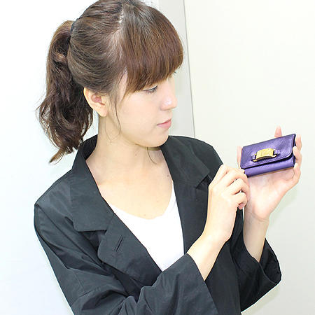 Prada(�����) ���� �ΰ� ��� 6 Ȧ�� Ű���̽� �̹���6 - ���̺��� �߰���ǰ