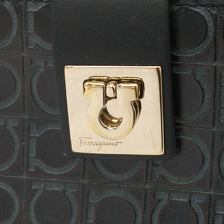 Ferragamo(��󰡸�) 22 0113 ��ġ�� �ΰ� ���� ������ �̹���2 - ���̺��� �߰���ǰ