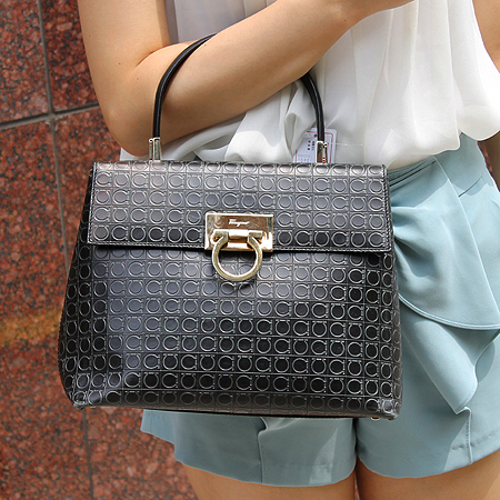 Ferragamo(��󰡸�) 21 0290 ���� ��ġ�� ��� ��Ŭ �ΰ� �簢 ��Ʈ�� �̹���6 - ���̺��� �߰���ǰ