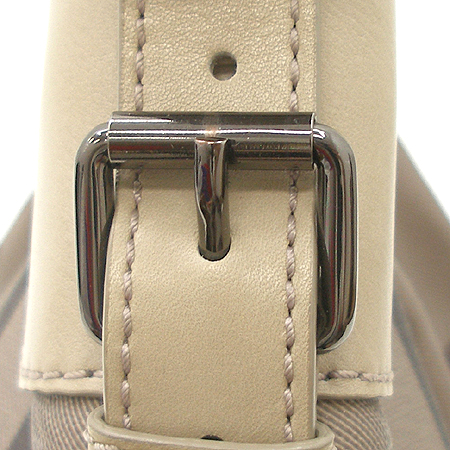 Burberry(������) �� Ŭ���� üũ PVC ȣ�� ����� [�б�������] �̹���4 - ���̺��� �߰���ǰ