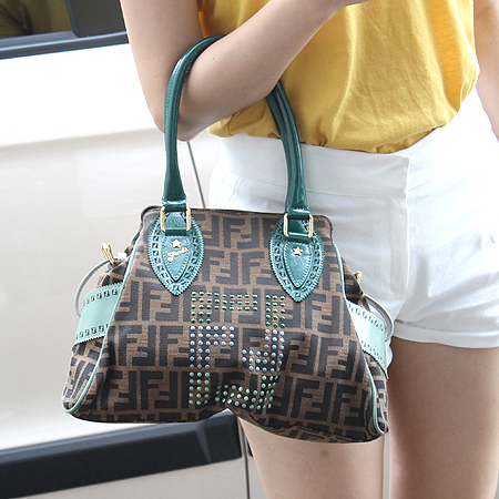 Fendi(���) 8BN157 FF �ΰ� ��ī �ڰ��� ���� ��Ƽġ ��Ʈ�� �̹���6 - ���̺��� �߰���ǰ