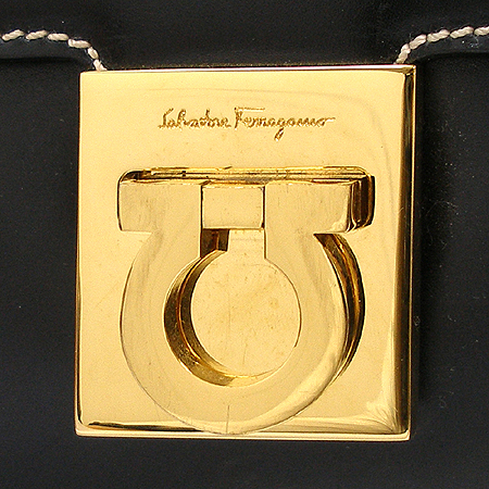 Ferragamo(��󰡸�) 21 2408 ���� ���� ��ġ�� ��� �簢 ����� + �����ſ� �̹���4 - ���̺��� �߰���ǰ