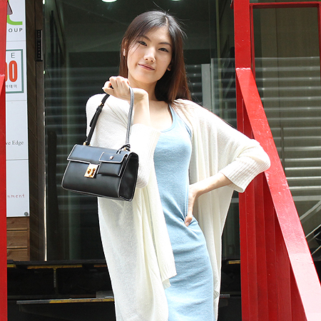 Ferragamo(��󰡸�) 21 2408 ���� ���� ��ġ�� ��� �簢 ����� + �����ſ� �̹���6 - ���̺��� �߰���ǰ