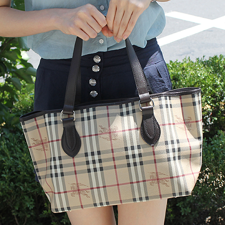 Burberry(������) 50452950671899 �� Ŭ���� üũ PVC ��Ű(NICKIE) ���� ����� [��������] �̹���6 - ���̺��� �߰���ǰ