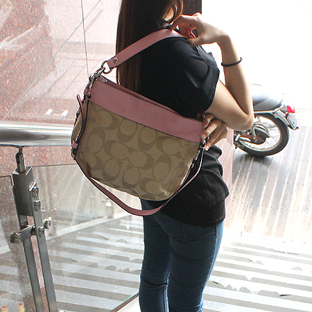 Coach(��ġ) �ñ׳�ó �ڰ��� ��ũ ���� 2WAY �̹���6 - ���̺��� �߰���ǰ