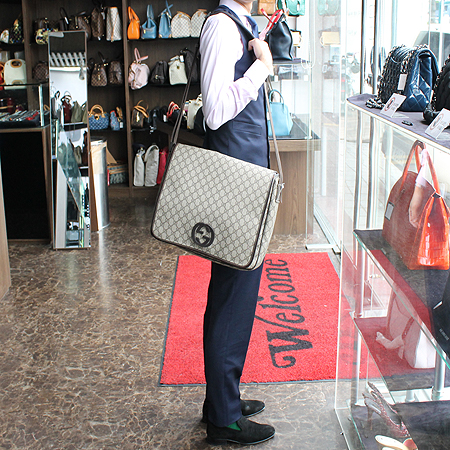 Gucci(����) 222291 GG�ΰ� PVC ��ũ���� Ʈ���� �� �ΰ� ������� ũ�ν��� [��������] �̹���5 - ���̺��� �߰���ǰ