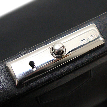 Prada(�����) �к긯 ���� ��Ʈ�� �̹���4 - ���̺��� �߰���ǰ