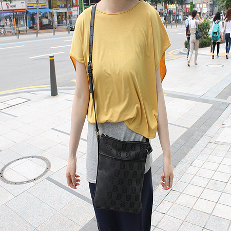 Loewe(�ο���) �ΰ� �𰡵� ũ�ν��� �̹���6 - ���̺��� �߰���ǰ