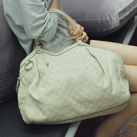 Gucci(����) 211943 GG �ΰ� �ø� ���� ��Ű ����� �̹���6 - ���̺��� �߰���ǰ