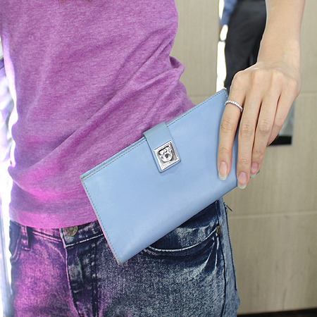 Ferragamo(��󰡸�) 22 4130 ��ī�̺��� ���� ���� ��ġ�Ϸΰ� ��� ������ �̹���5 - ���̺��� �߰���ǰ
